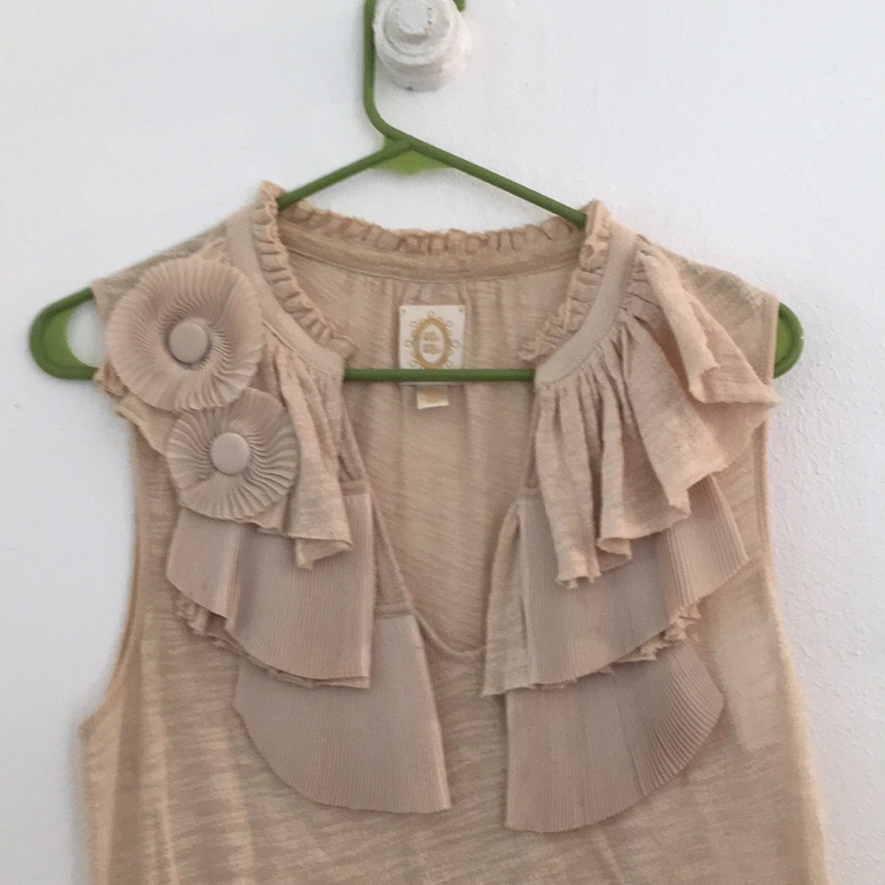 Knit off white ruffled top